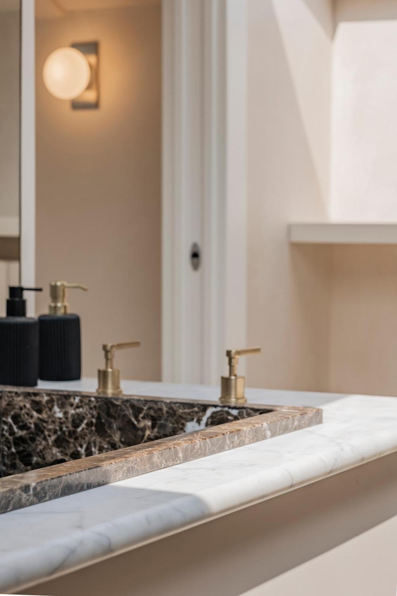Palazzo Mazzini Aparthotel Комо Екстериор снимка