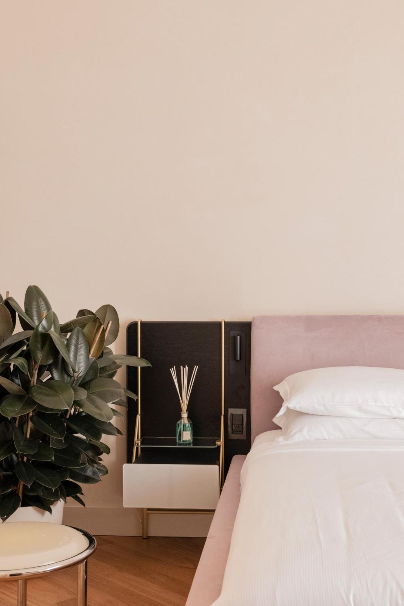 Palazzo Mazzini Aparthotel Комо Екстериор снимка